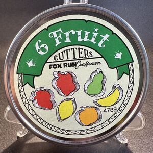 VINTAGE 6 PIECE FOX RUN METAL FRUIT COOKIE CUTTERS IN METAL TIN CONTAINER